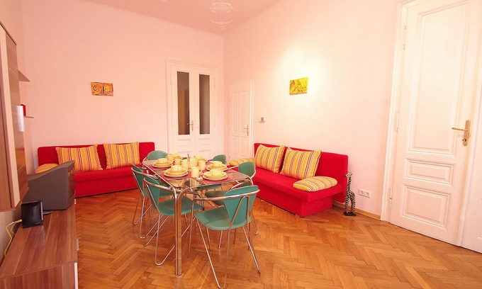 Pressbaum Apartment | Raisa big 2 ci. Apartment with large terrace and kitchen