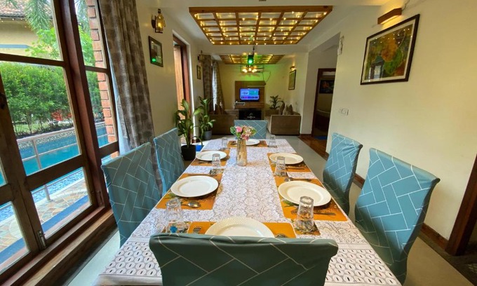 Raichak House | Raj Villa