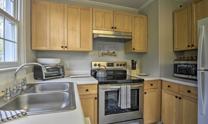 Fairfield Cottage | Raleigh ITB Home - Mins to Downtown & North Hills!