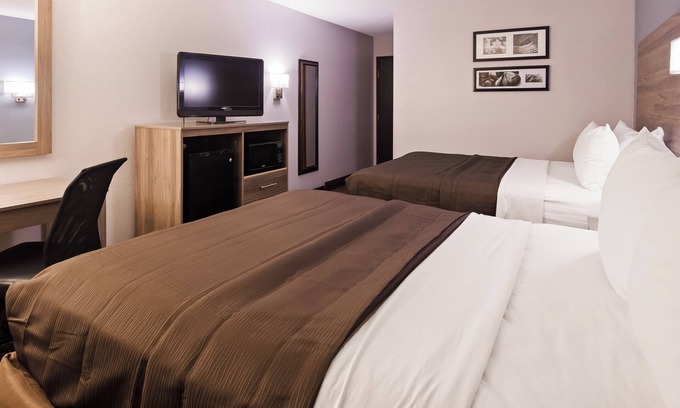 Cedar Rapids - Iowa City Hotel | Ramada by Wyndham Cedar Rapids South