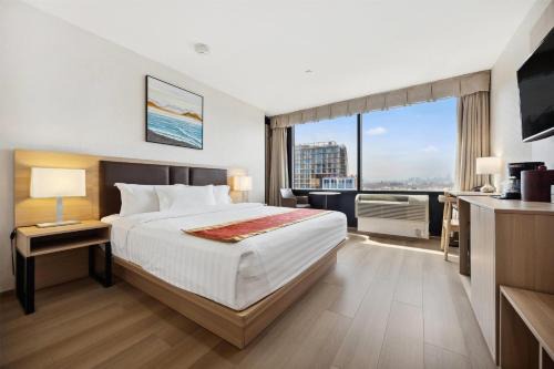 Flushing Chinatown Hotel | Ramada by Wyndham Flushing Queens