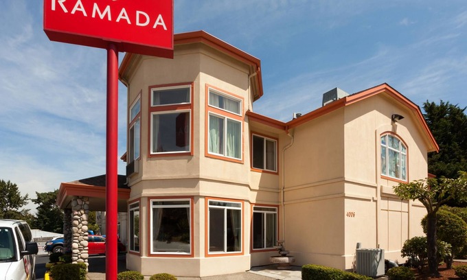Tukwila Hotel | Ramada by Wyndham SeaTac Airport North