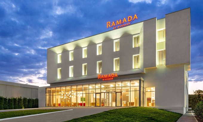 Tirgu Jiu Hotel | Ramada by Wyndham Targu JIU