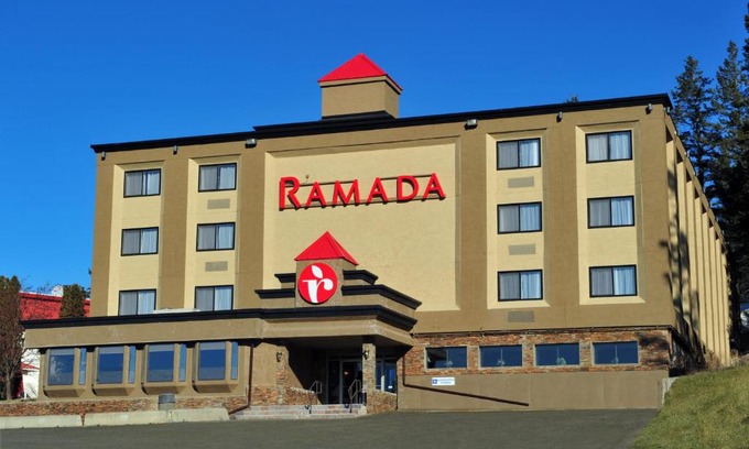 Williams Lake Hotel | Ramada by Wyndham Williams Lake