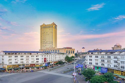 Mong Cai Hotel | Ramada Plaza by Wyndham Dongxing City Center