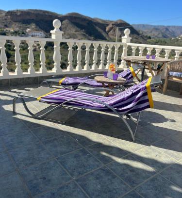 Locaiba Apartment | Rambla Retreats Apartment Verde with a shared hot tub & pool in Rambla de Oria