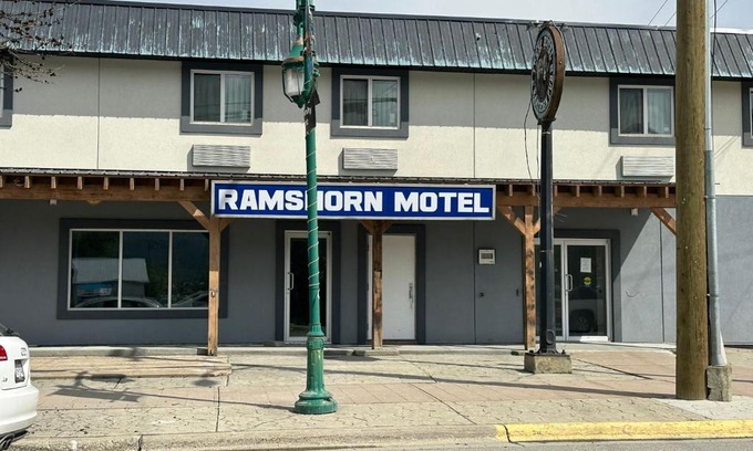 Lumby Hotel | RAMSHORN MOTEL