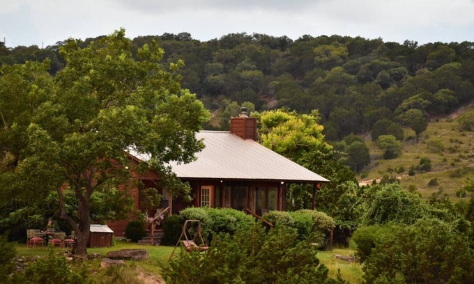 Comfort House | RANCH RETREAT! PEACEFUL GET AWAY! Views, Romantic, Wineries, & Hiking