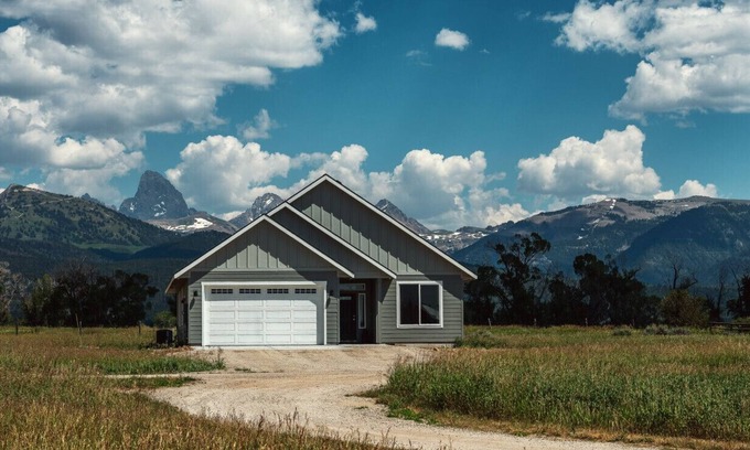 Clawson House | Rancheros Loop Rental With Teton Views