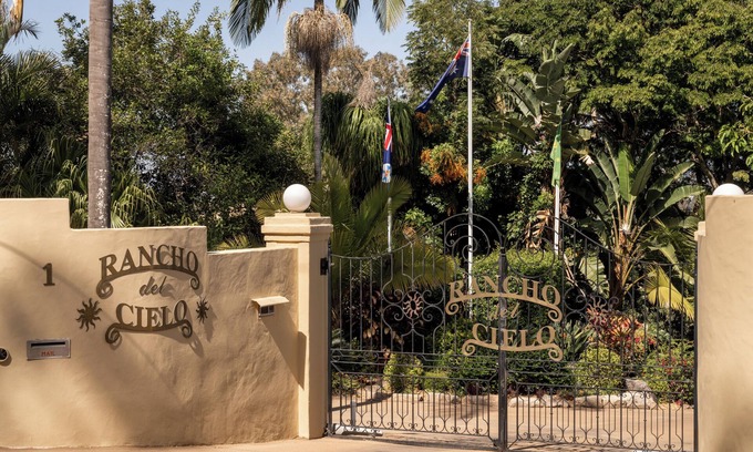 Carbrook Resort | Rancho del Cielo - Private resort close to Brisbane and Gold Coast attractions!