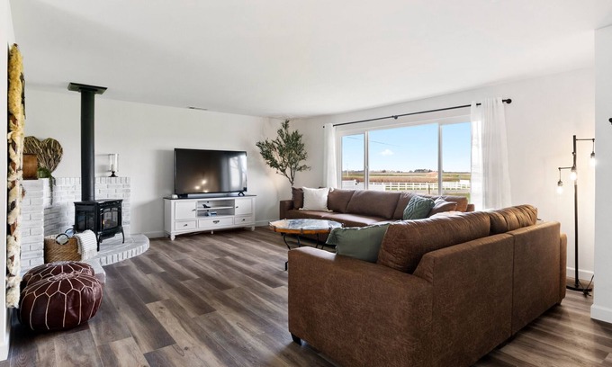 Paso Robles House | Rancho Vino-Entire house with 2 Master bedrooms and 2 additional bedrooms