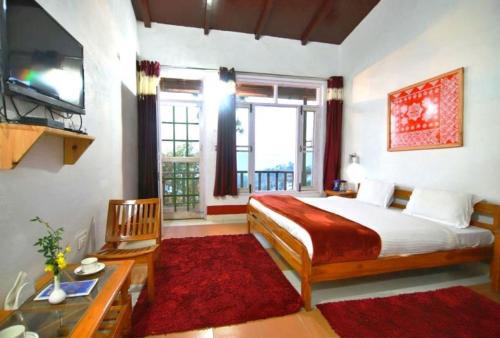 Turkaura Resort | Ranikhet Hotel Kaafal Cottage With Mountain View
