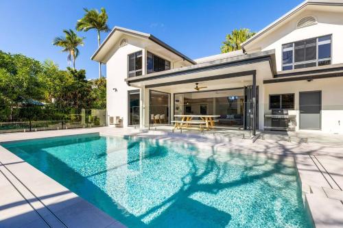 Palm Cove House | Raphari At The Cove - A Stunning Poolside Escape