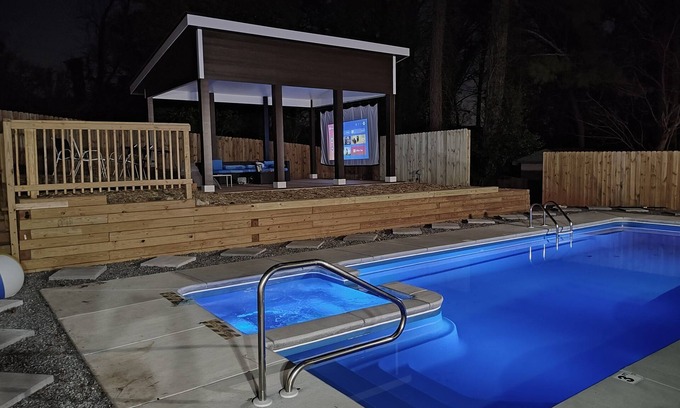 Atlanta House | RARE FIND - 2 Houses w/Shared Pool Near the City Center