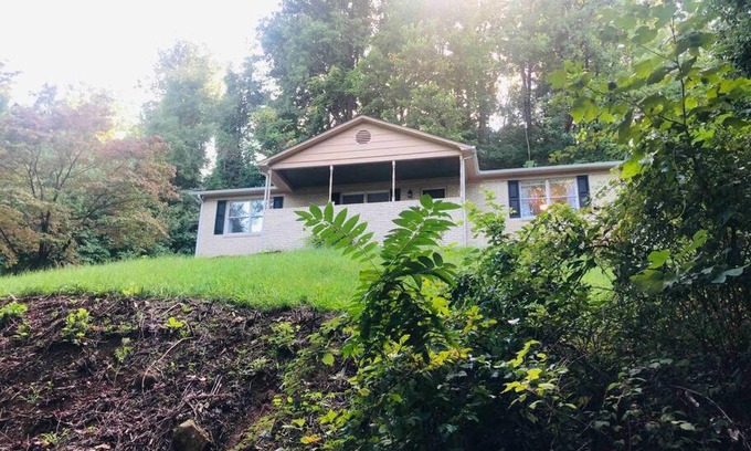 Stanley House | Raspberry Retreat