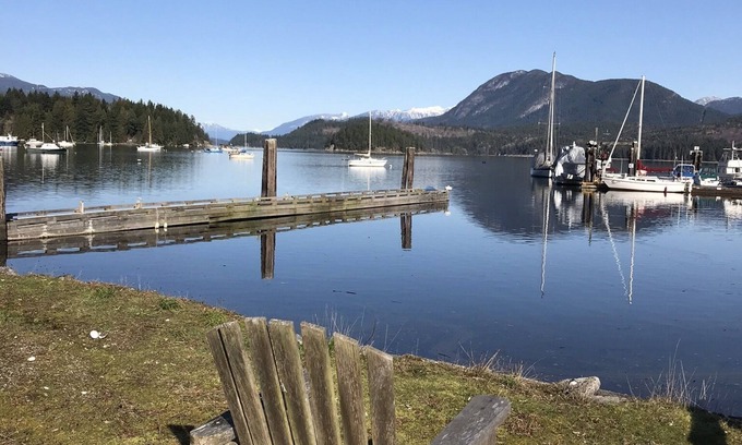 Sechelt Cabin | Raven Cabin on waterfront property of Porpoise Bay with beach access.