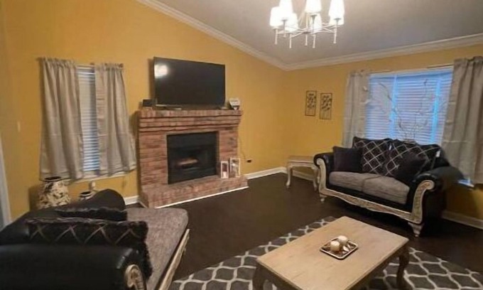 Valdosta Condo | RE Stylish Condo By Mall Area