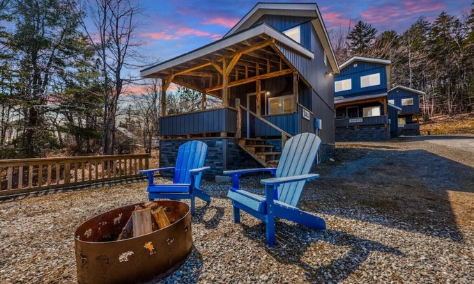 Northeast Somerset Cabin | Rebecca - Cabin 1 · Lawrence's Lakeside Cabins | 'Rebecca' Charming Studio Cabin