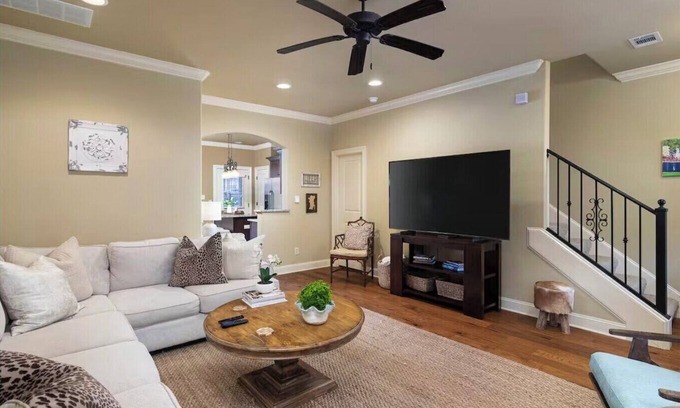 Oxford Condo | Rebel Belle - Convenient Stylish New 2 BR Condo. Entire Home in Oxford, MS.