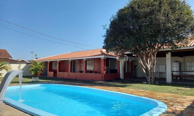 Sao Pedro House | Recanto lindo na cidade com piscina e churrasqueira