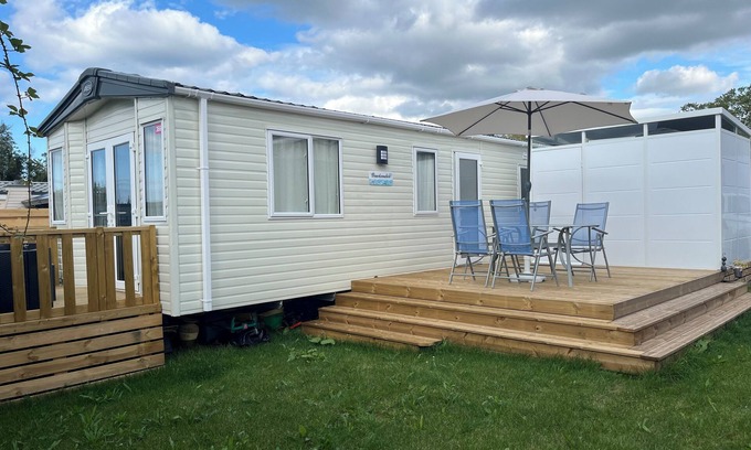 Ouistreham House | Recent top-of-the-range mobile home, very spacious Located 2km from the beach