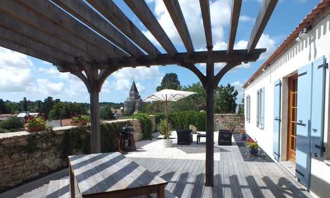 Mareuil-Sur-Lay-Dissais House | Recently Built Hillside House on the edge of a small town in South Vendee