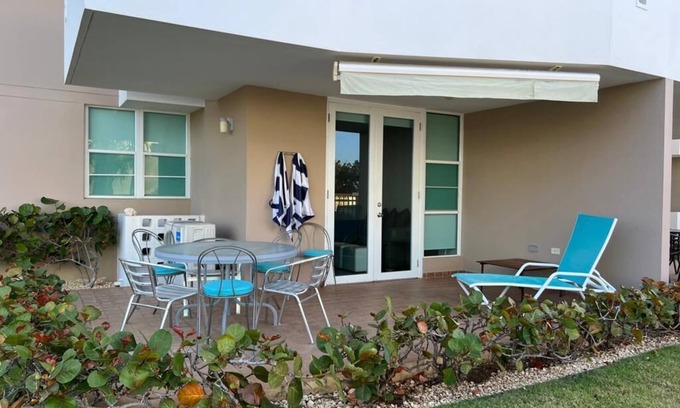 El Combate Apartment | Recently remodeled 2 bed/2bath apartment 5 minutes walking distance to the beach