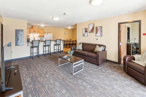 Ontario Apartment | Recharge Right Bright Space with Modern Touches