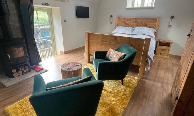 Ashover House | Reconnect with nature at this beautiful escape on the edge of the Peak District.