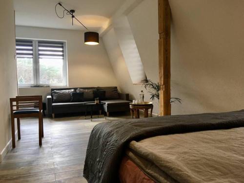 Lagow Apartment | Red Chapel
