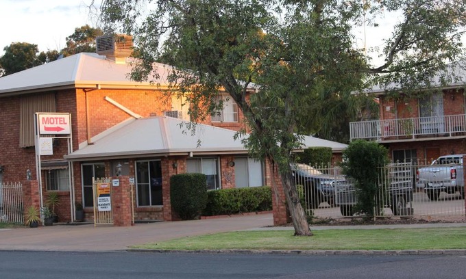Red Cliffs Hotel | Red Cliffs Colonial Motor Lodge, Mildura Region