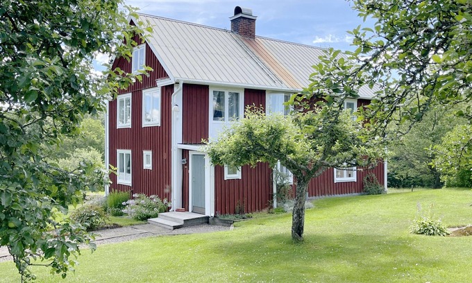 Jarnforsen House | Red cottage located close to forest and land outside Virserum | SE05066