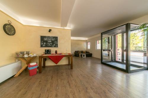 Favaro Veneto House | Red Lion Guest House