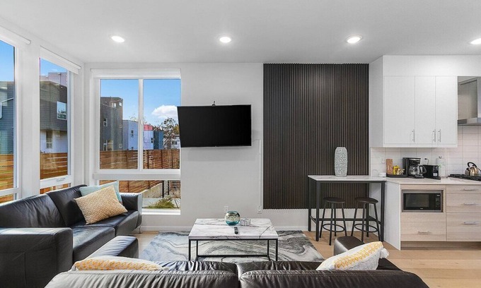 Leschi Apartment | Red Maple Retreat in Leschi