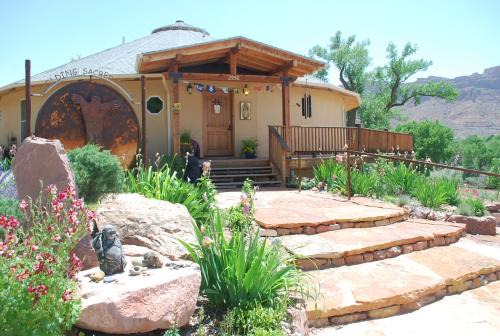 Moab South Valley Bed & Breakfast | Red Moon Lodge