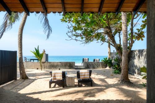 Hettimulla Villa | Red Parrot Beach Villa