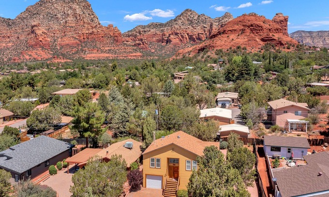 West Sedona House | Red Rock Views, Walk to Trails & Shops, Spacious, Modern, Well-Stocked, Peaceful Sedona Escape