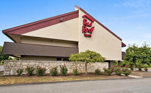 White Hall Hotel | Red Roof Inn Fairmont