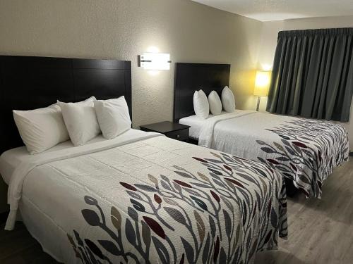 Kimball Hotel | Red Roof Inn Kimball, TN I-24