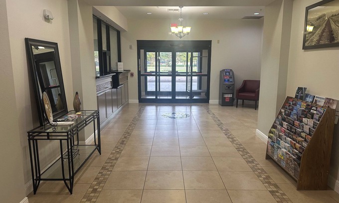 La Porte Hotel | Red Roof Inn La Porte