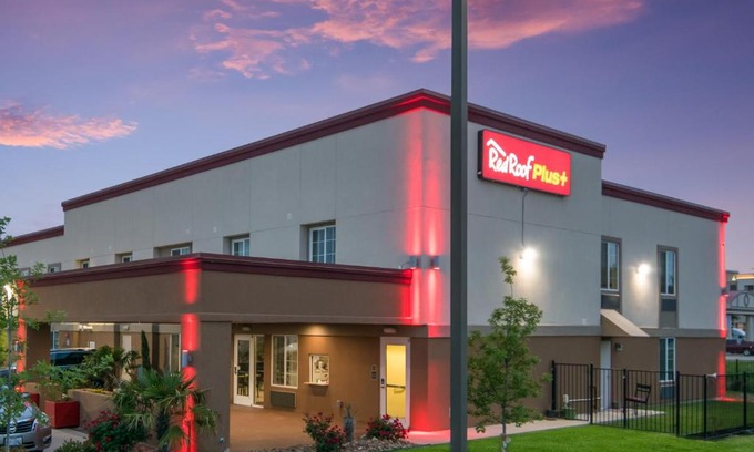Burleson Hotel | Red Roof Inn PLUS+ Fort Worth - Burleson