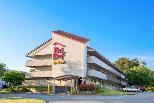 Linthicum Heights Hotel | Red Roof Inn PLUS+ Baltimore-Washington DC/BWI Airport