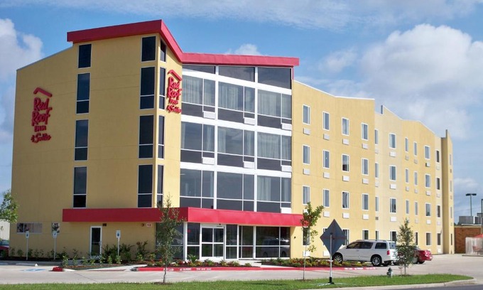 Beaumont Hotel | Red Roof Inn & Suites Beaumont
