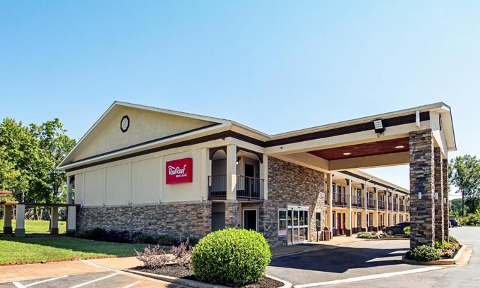 Greenwood Hotel | Red Roof Inn & Suites Greenwood, SC