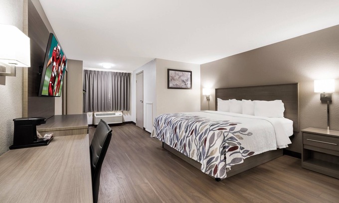 Weedsport Hotel | Red Roof Inn Weedsport