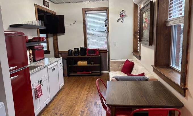 Hohenwald Apartment | "Red, White & Beautiful" loft in the center of downtown Hohenwald, TN.