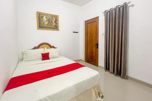Sragen Hotel | RedDoorz at Dimens House Sragen