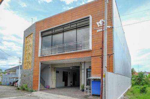 Depok House | RedDoorz at MM Guesthouse Yogyakarta