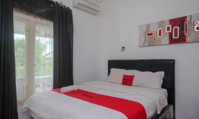 Kretek Hotel | RedDoorz at Paris Ocean
