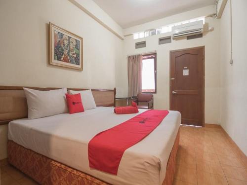 Turangga House | RedDoorz @ Buah Batu 3